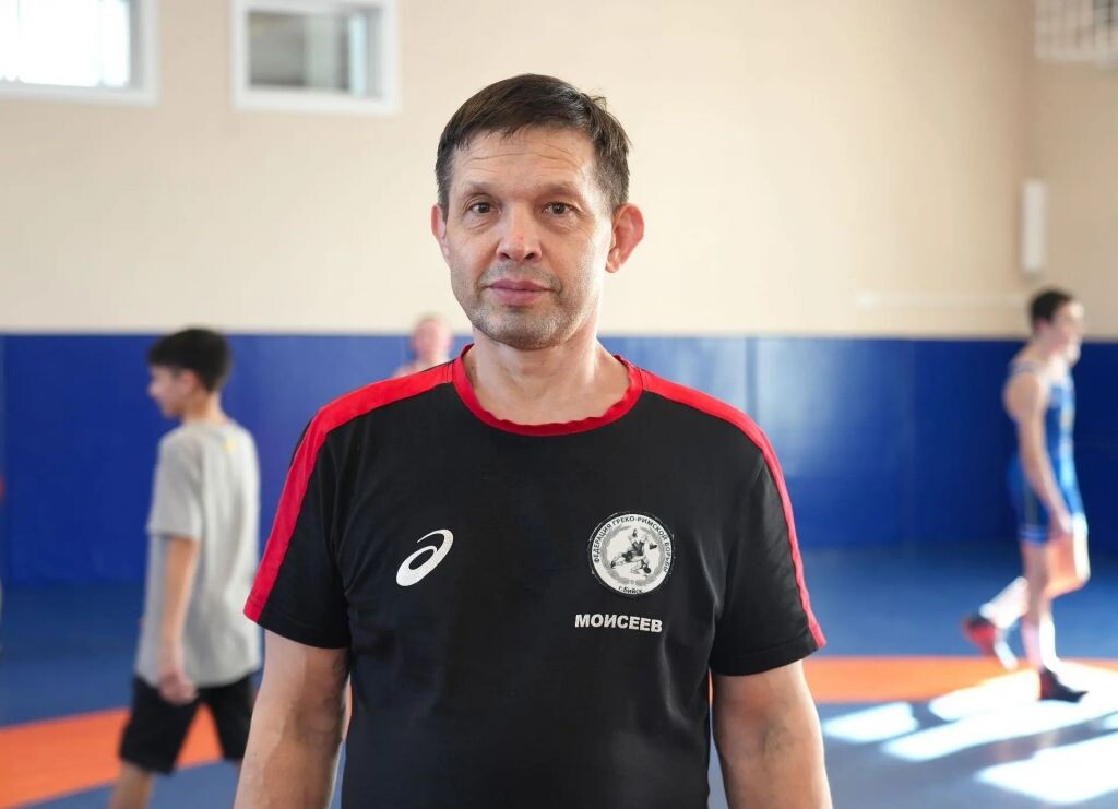     Сергей Моисеев, тренер-преподаватель спортшколы №1.Пресс-центр администрации Бийска