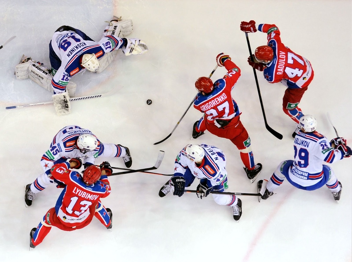 «Локомотив» уверенно идет к Кубку, сметая соперников.