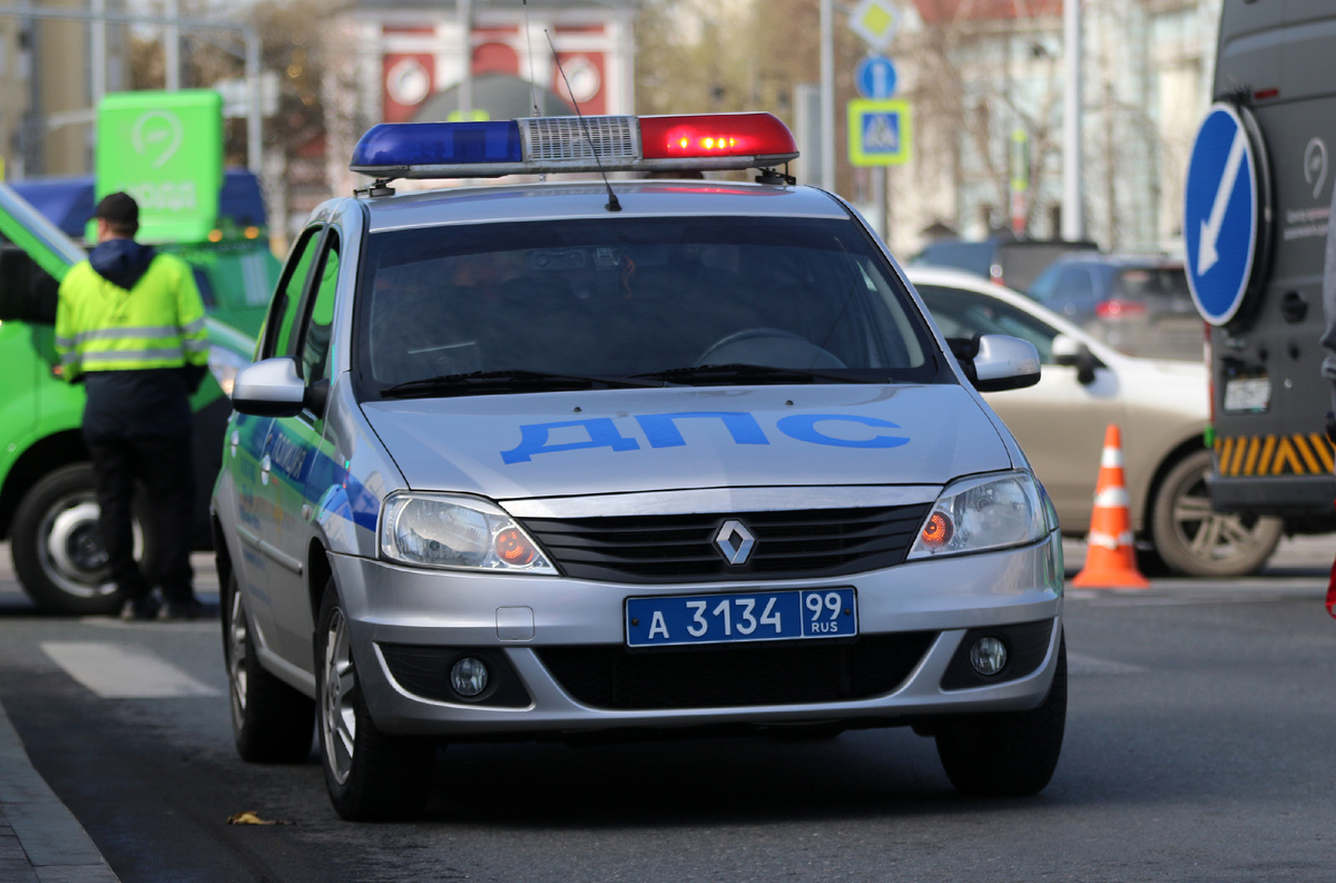 Renault Logan на службе ДПС Москвы, вполне эхо ушедшей эпохи, редко можно встретить на дорогах Москвы