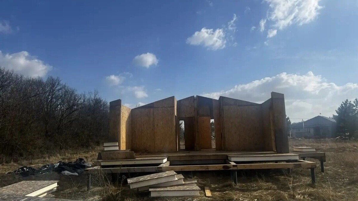    недостроенный дом   Фото из личного архива Алёны