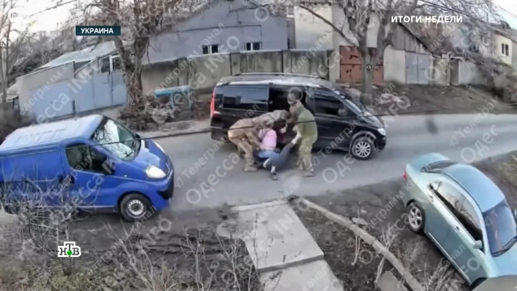    Убийственная мобилизация: украинцы начали стрелять по сотрудникам ТЦК