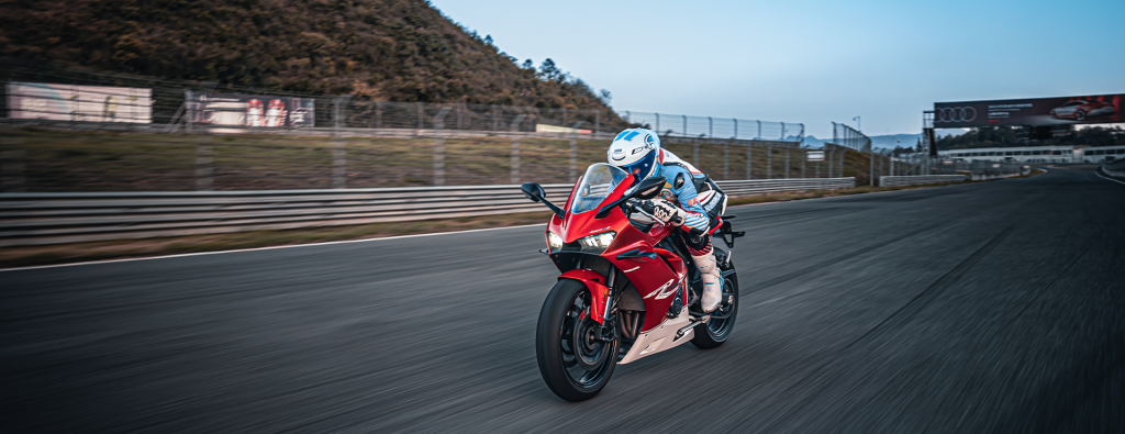 Kove 450RR- трековый суперспорт.