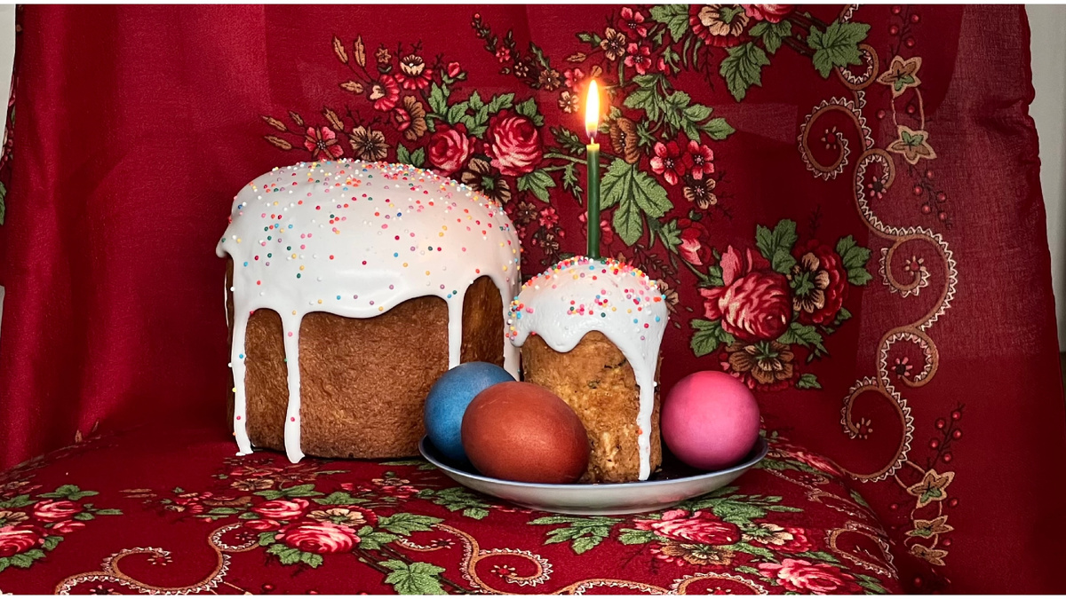 Пасхальный натюрморт с заженной свечей