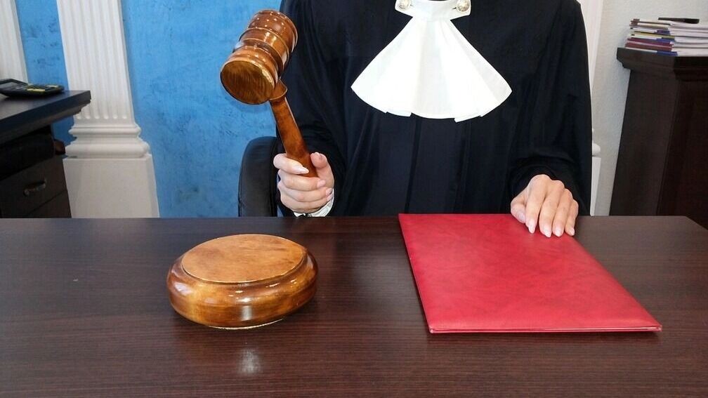    Два месяца назад, в феврале 2026-го, суд приговорил к трем годам колонии экс-замначальника межрайонной ИФНС №20 Юлию Фокину   1MI