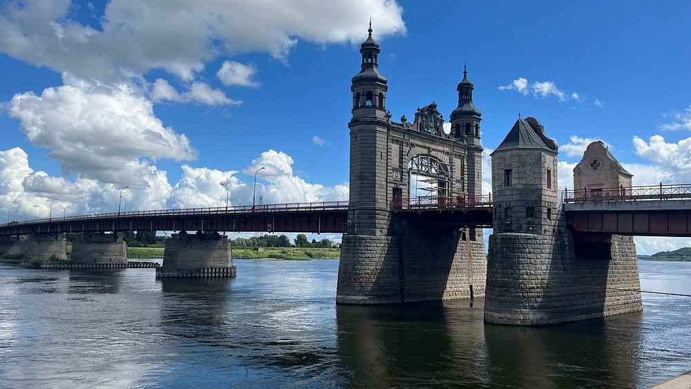 Мост Королевы Луизы, соединяет Россию с Литвой