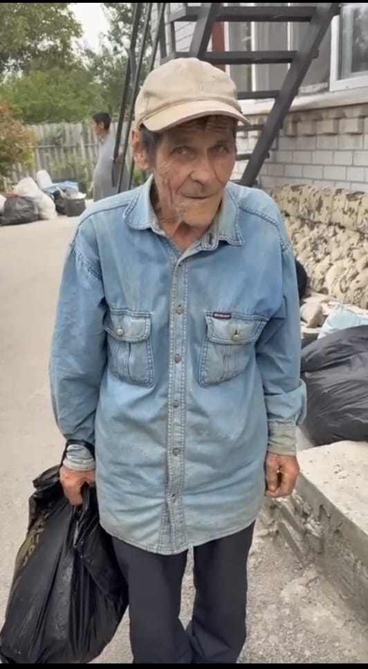 Геннадия довезли до приюта.