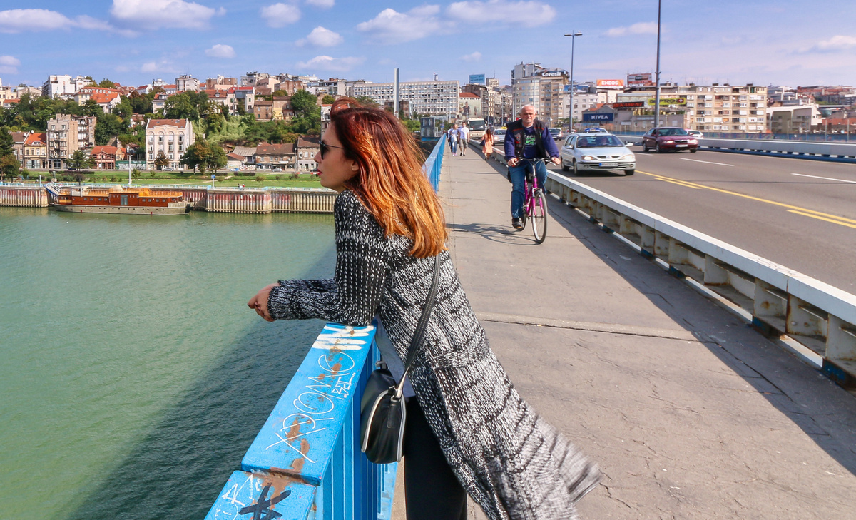 Слово «polako» в сербском, черногорском и других южнославянских языках буквально означает «медленно, не торопясь».