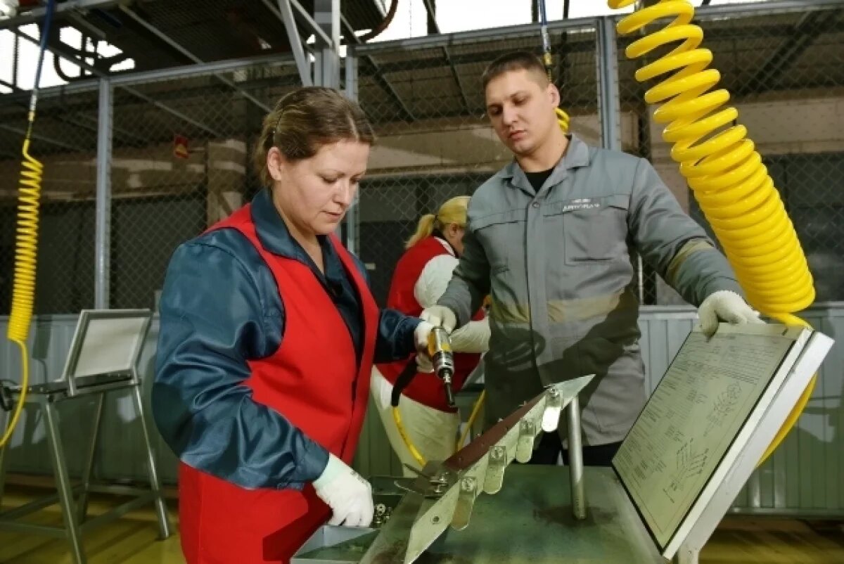    Стало известно, когда на рынке появится кроссовер LADA Azimut