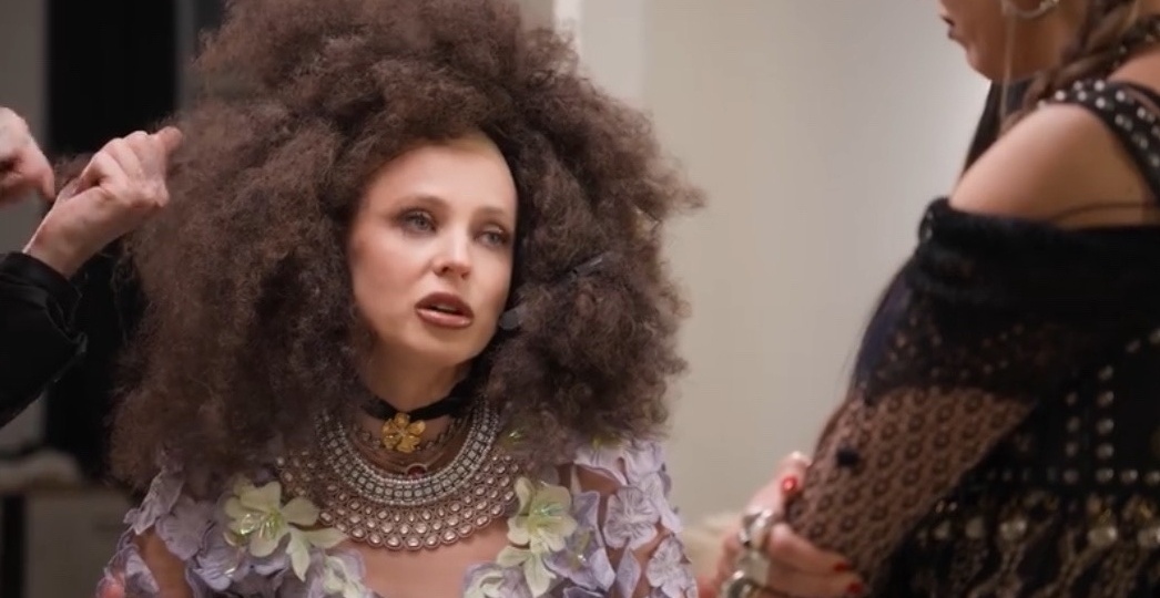 Смешно и грустно смотреть, как Собчак и Поклонская обсуждают Сталина - с "Вавилонами" на голове