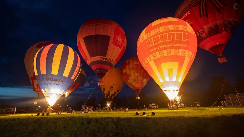 💡 гигантские лампочки / фото Алексей Гречищев