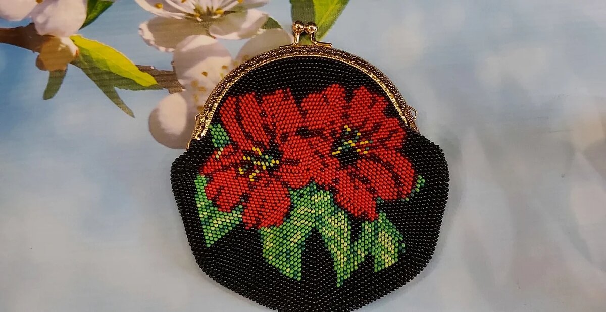 «Пример того самого “ круга из 7 клиньев”: рисунок, который в прямоугольных редакторах приходилось собирать по кусочкам.»