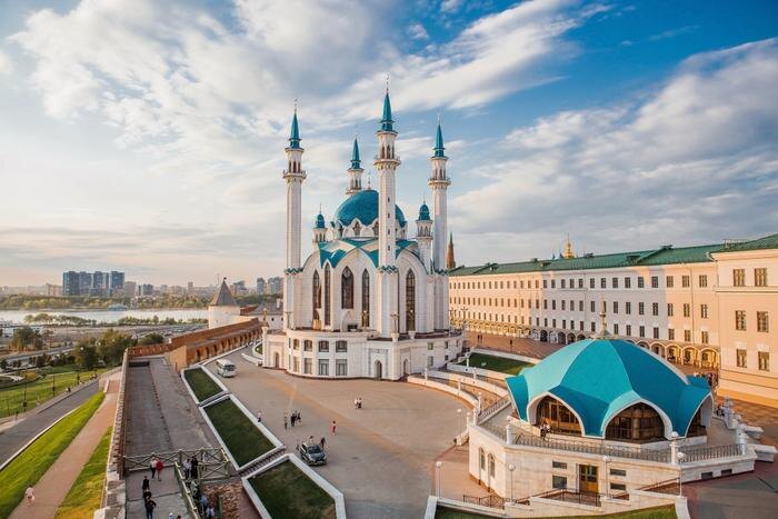 Обложка © Shutterstock / FOTODOM / PhotoJuli86
