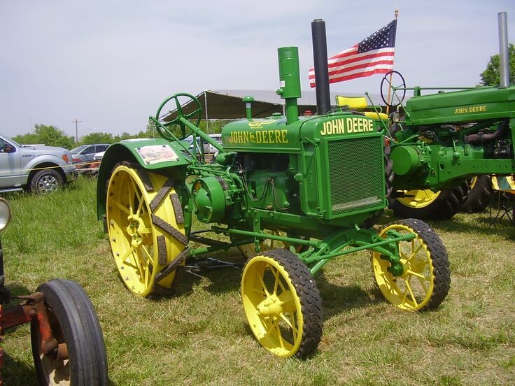    Один из первых тракторов фирмы Джон Дир Фото: Commons.wikimedia.org