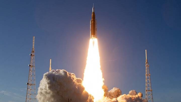  1 апреля ракета с космическим аппаратом Orion стартовала в Космическом центре Кеннеди / Фото: ZUMA / ТАСС