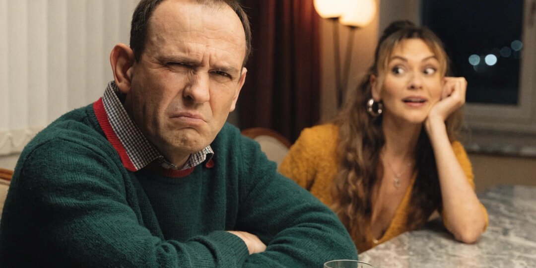 — Они сегодня все в шесть ушли, — ответил охранник. Муж приехал в офис с розами после двух лет лжи