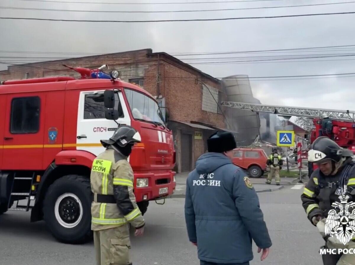    Сотрудники МЧС на месте происшествия во Владикавказе | © МЧС Северной Осетии