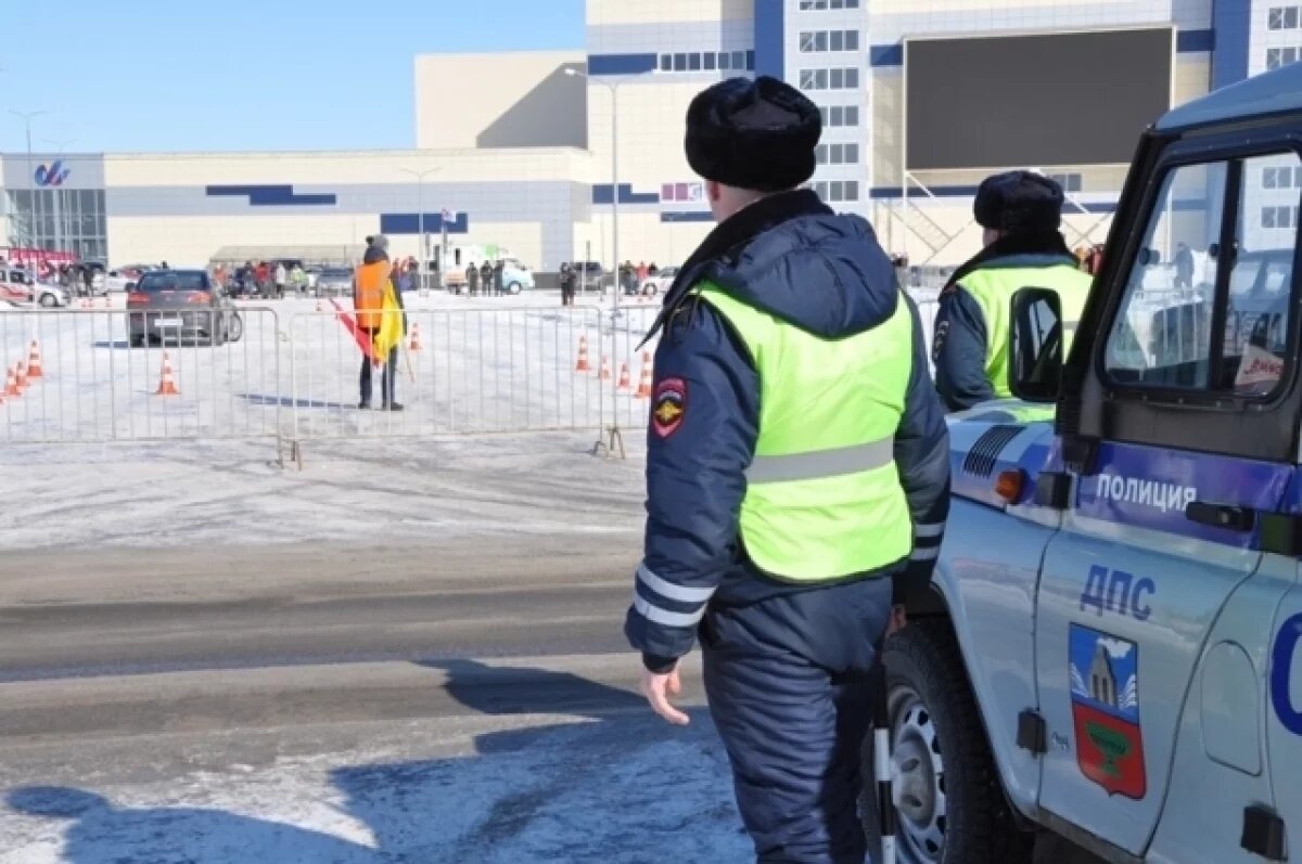    Спас людей в буран: глава МВД наградил полицейского за маршбросок в 7 км