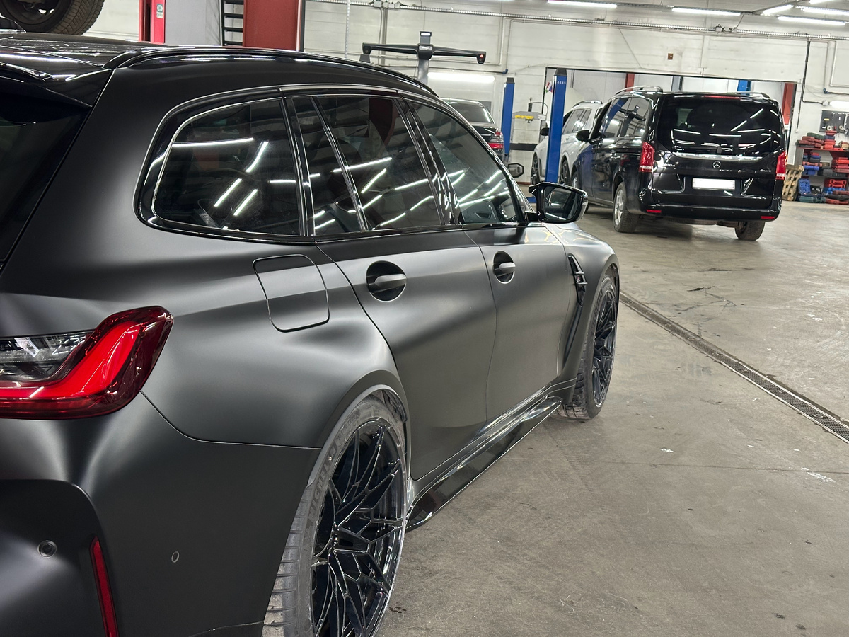 В автотехцентре Штутгарт Гараж установлено видеонаблюдение (в том числе круглосуточное на парковке).