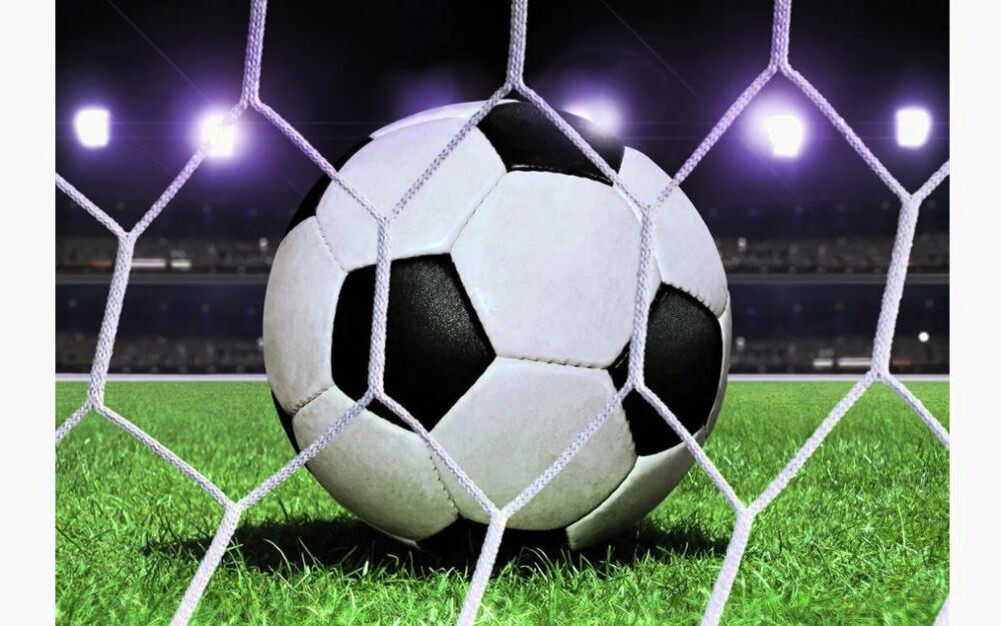 Футбол - одно из главных увлечений Романа, причём с юных лет