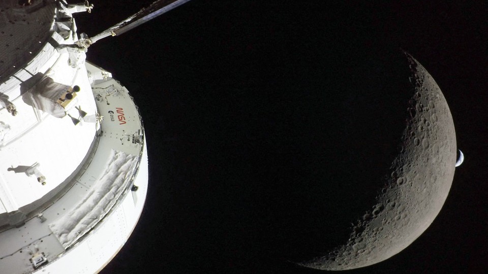 Лунному кораблю «Орион» предстоит рискованная посадка: траектория не испытана, скорость экстремальна, теплозащитный экран не надежен