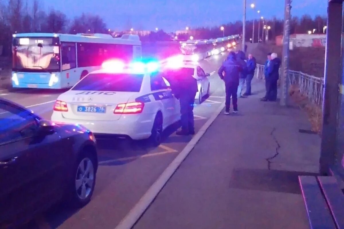    В Колпинском районе внепланово проверили 28 автобусов и выявили нарушения