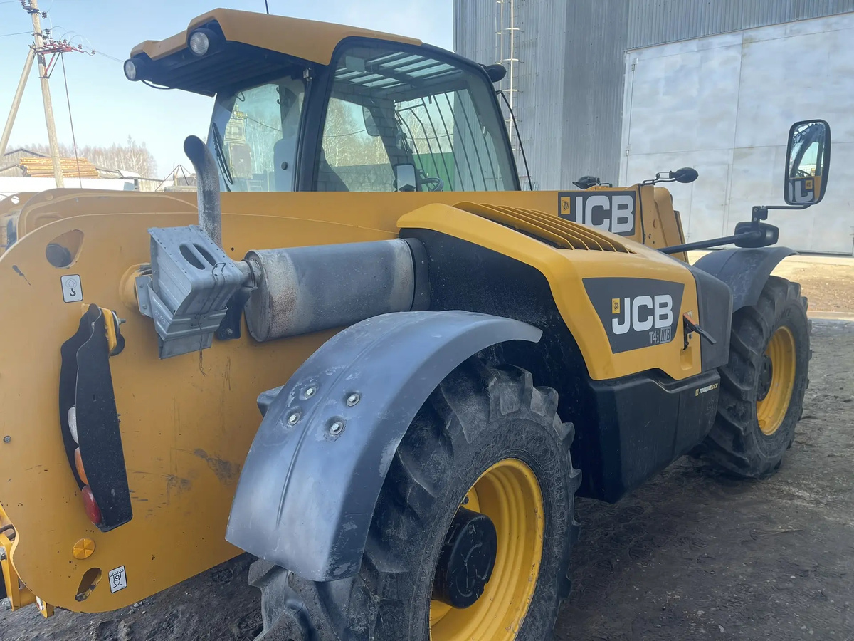 JCB телескопический погрузчик на диагностике в Ярославской области — ошибки SCR и DPF, аварийный режим