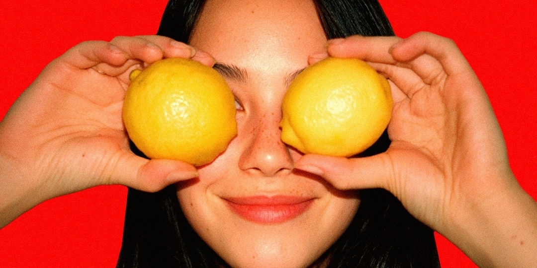 Терпкий вкус зрелости: почему по мере взросления мы начинаем любить оливки, кабачки и сало