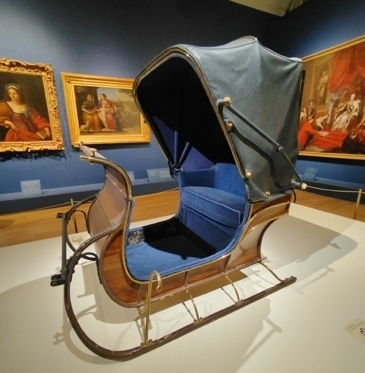 Детские сани Николая Александровича (будущего императора Николая II) и царевича Алексея