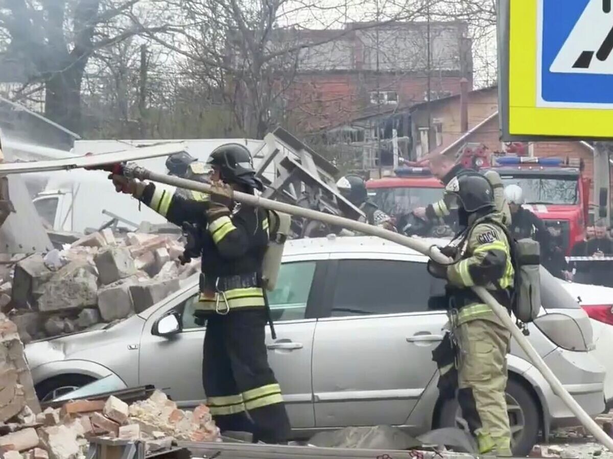    Сотрудники МЧС на месте происшествия во Владикавказе | © МЧС Северной Осетии