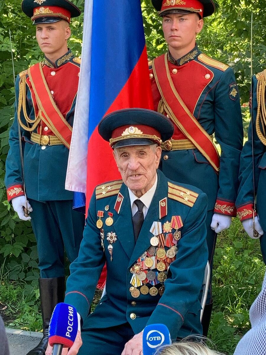 В.Е. Щебеленков (источник фото:https://oficery-ural.ru/blog/pozdravlenie-veterana-s-95-letnim-jubileem/)
