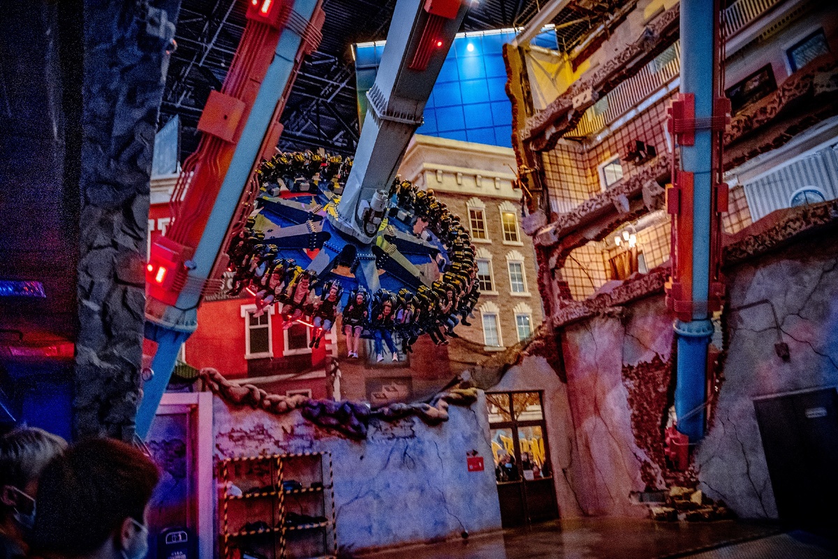 Аттракцион «Молот судьбы»