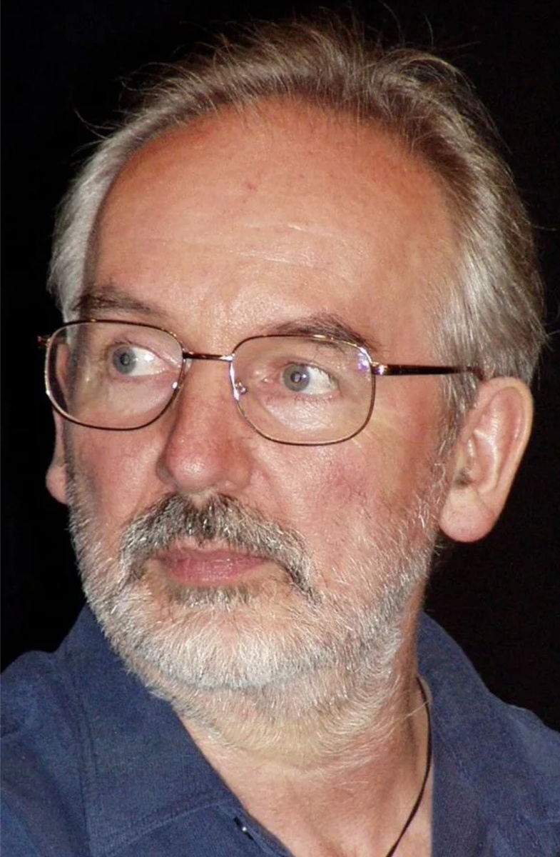 Джон Алан Ли - канадский социолог, публицист и общественный деятель, известный теорией «стилей любви» (также известной как «теория цветов любви»).