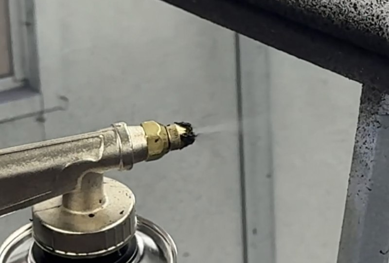 Наносим без ошибок антигравий на порог: проверенная схема работы