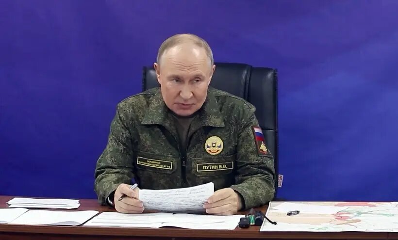  Президент РФ Владимир Путин в связи с приближающимся православным праздником Пасхи объявил перемирие   © РИА Новости. Пресс-служба президента РФ