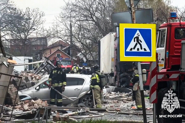 Пожар на складе во Владикавказе, где произошел взрыв в помещении для хранения пиротехники, 10 апреля 2026 года / ГУ МЧС России по Республике Северная Осетия-Алания в Max/ТАСС   📷