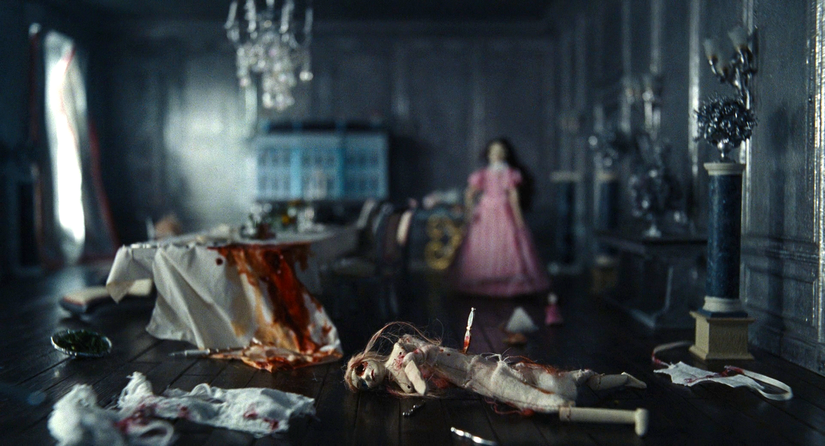 Кадр из фильма "Грозовой перевал" (2026)