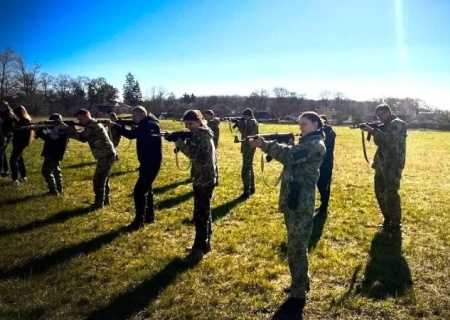    Зеленский одобрил подготовку детей в школах и вузах к войне против России