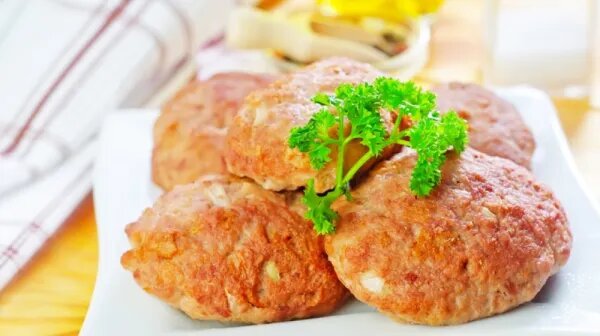    Эти котлеты из сосисок и сыра взорвут ваш вкус