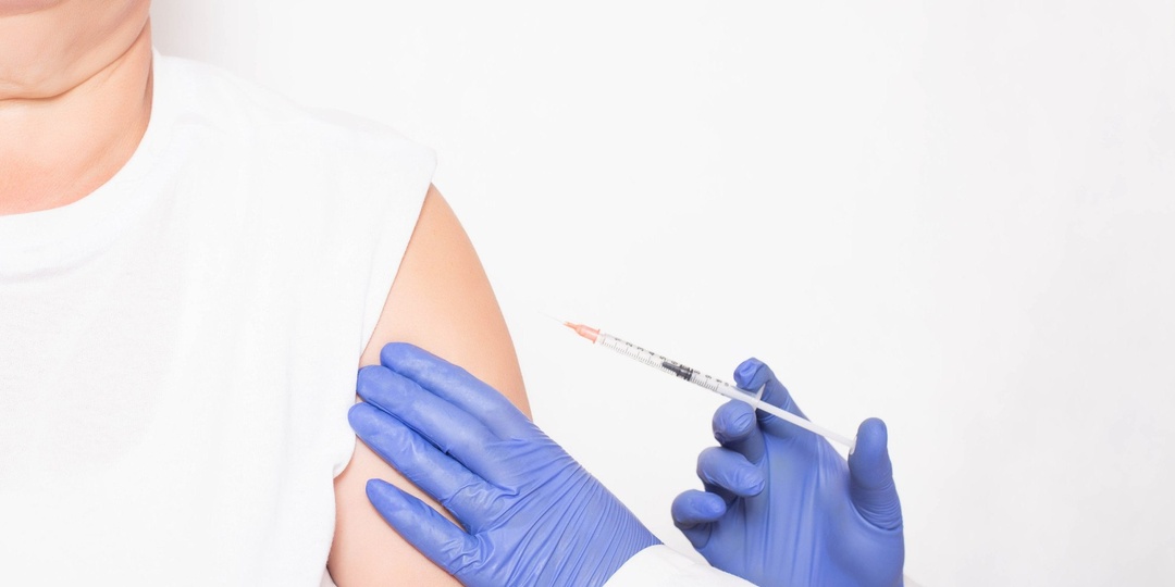 Ученые из Университета Калифорнии подтвердили эффективность вакцины против опоясывающего герпеса в профилактике серьезных