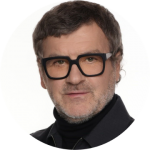 «То есть, к при­ме­ру, уви­дят, что ауди­то­рия на­стро­е­на боль­ше на Дзен, зна­чит, аги­та­ци­он­ные ма­те­ри­а­лы бу­дут раз­ме­щать­ся имен­но там. На мой взгляд, со­вер­шен­но по­нят­но, что за­мед­ле­ние Telegram в первую оче­редь вли­я­ет на за­груз­ку ви­део­кон­тен­та. Зна­чит, оче­вид­но, пар­тии, кан­ди­да­ты и по­лит­тех­но­ло­ги бу­дут при­ни­мать ре­ше­ние о том, что ви­део­кон­тент они бу­дут раз­ме­щать там, где все бу­дет ра­бо­тать ис­прав­но. Но где? На­при­мер, в VK, Од­но­класс­ни­ках. А с точ­ки зре­ния тек­сто­вых со­об­ще­ний Telegram пока оста­ет­ся бо­лее удоб­ным и при­выч­ным. Ре­ше­ние о раз­ме­ще­нии аги­та­ци­он­но­го кон­тен­та бу­дет при­ни­мать­ся ис­хо­дя из неких ра­ци­о­наль­ных ар­гу­мен­тов», — по­яс­нил Ма­рат Ба­ши­ров.