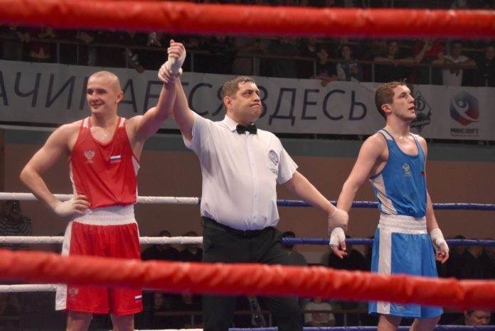 Победу одержал боксёр РГВВДКУ Евгений Кооль