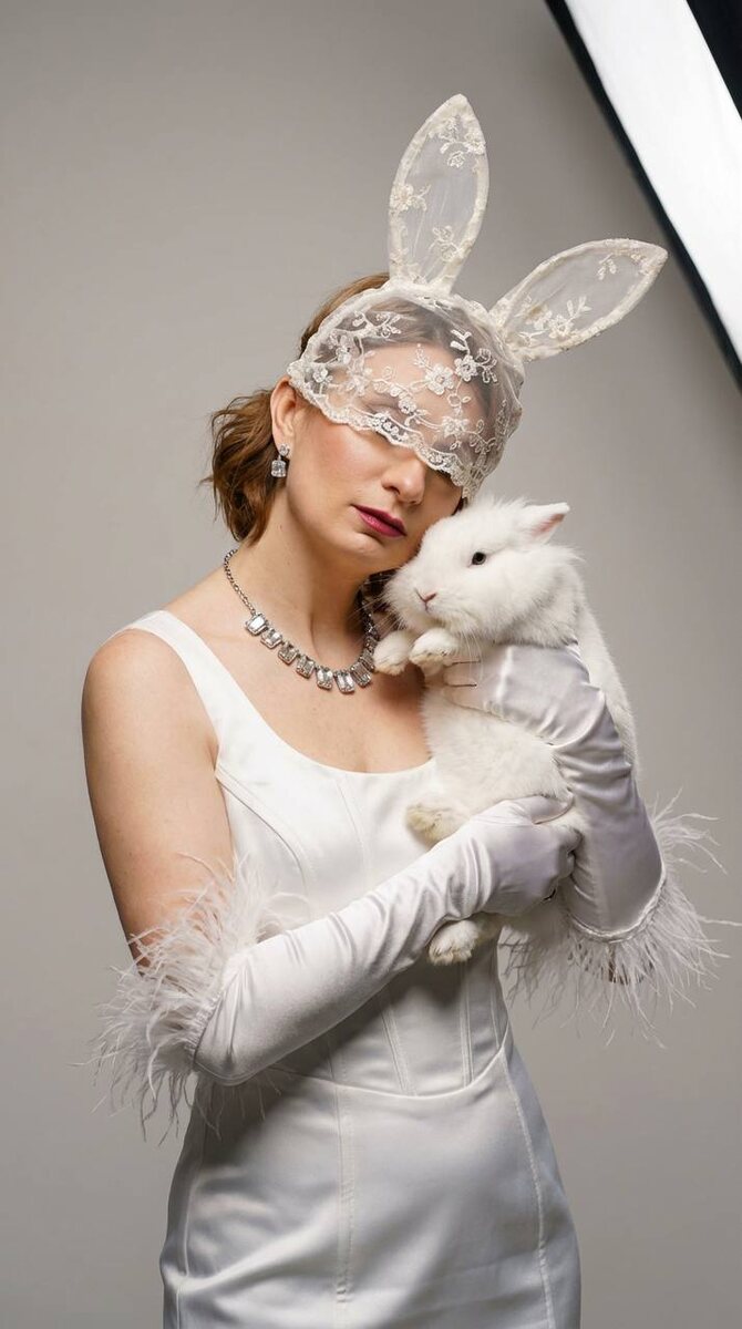 Раз в год, на мой день рождения, я сношу ценники на все курсы школы, дешевле вы их не возьмёте нигде и никогда. Ксения Баранова Школа нейросетей и SMM