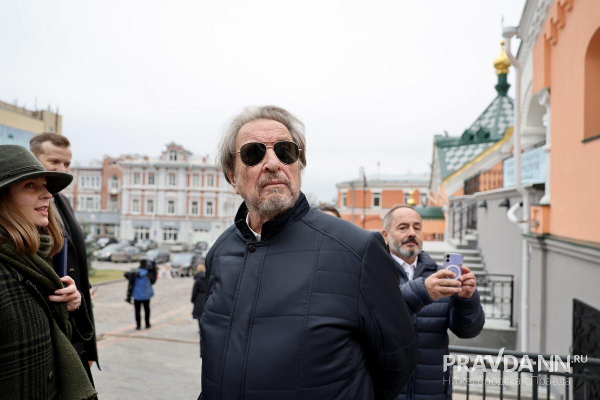    Эррол Маск уже не в первый раз приезжает в Россию