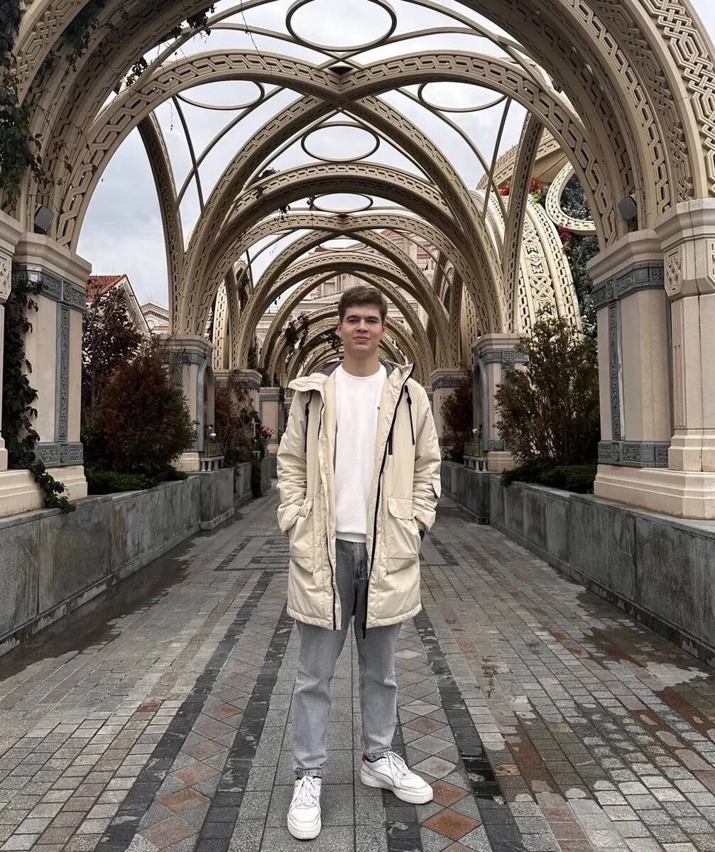 Матвей Пешков