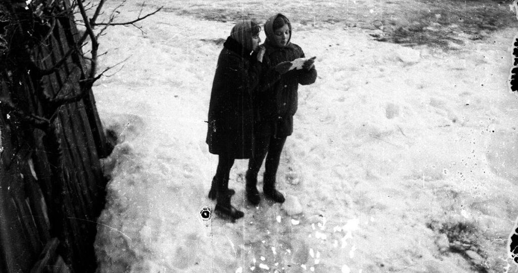 Спасённая память: как любительские снимки воскресили историю исчезающей деревни