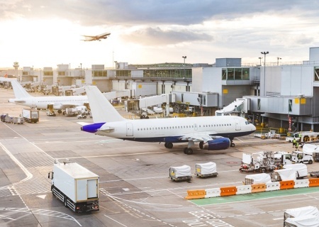    Авиарейсы под угрозой на фоне нарастающего дефицита авиационного топлива