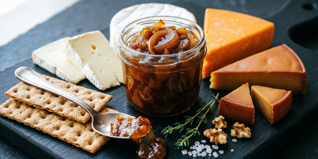 Готовим домашний луковый джем, который преобразит вашу сырную тарелку