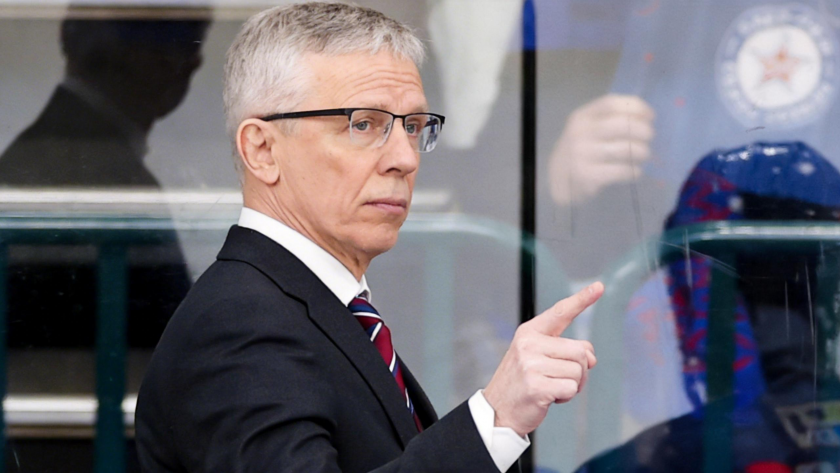    Главный тренер СКА Игорь Ларионов Петр Ковалев/ТАСС