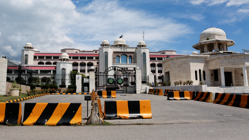    Фото: Reuters/Asim Hafeez; 5-tv.ru