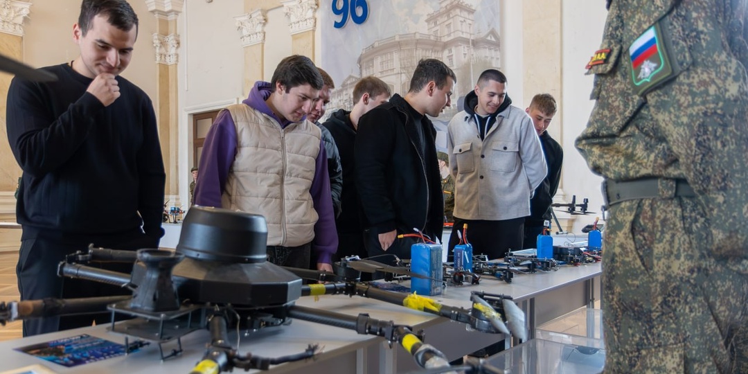 🛸Студентам РГУПС показали современные БПЛА российских военных